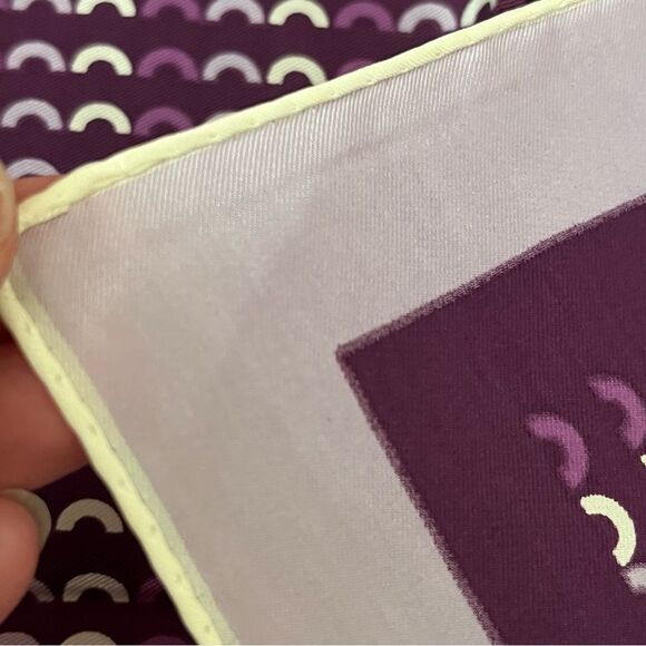 Vintage Scarf 23” square Purple Mod print 1960-70s Acetate hand rolled edges - Picture 4 of 6